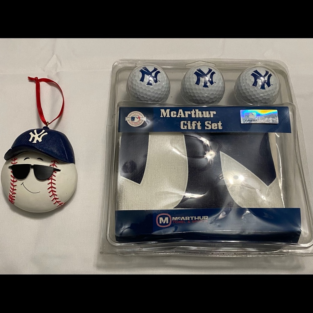 McArthur NY Yankee golf gift set- never used
